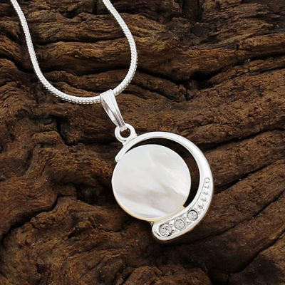 Mother-of-Pearl-Crescent-Moon-Pendant