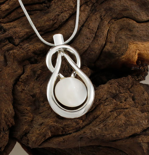 Mother-of-Pearl-Knot- Mother-of-Pearl-Knot-