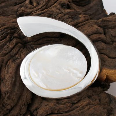 Mother-of-Pearl-Large-Swirl.Pendant