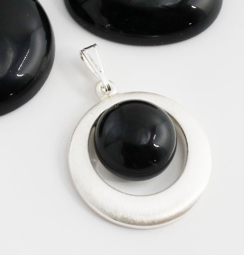 Onyx-Small-Satin-Mount- Onyx-Small-Satin-Mount-