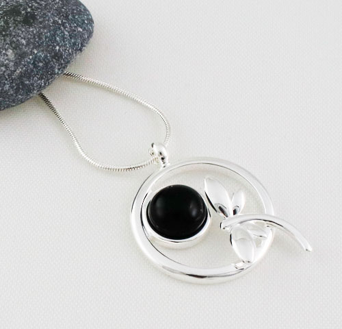 Onyx-Dragonfly-Pendant Onyx-Dragonfly-Pendant